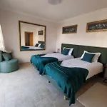 Lala * Amoreira (Leiria)