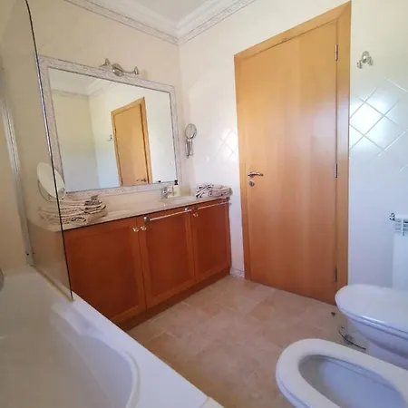 Lala Vila Amoreira (Leiria)